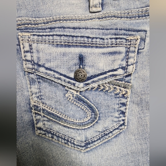 CAPRI, Silver Jeans Co, SUKI jeans size 30x22.5 - Picture 3 of 8